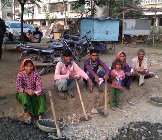 Snack & Give Back: Daily Wage Workers in India