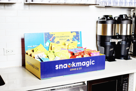 10 Best Gifts For Friends - Under $100 - SnackMagic Blog