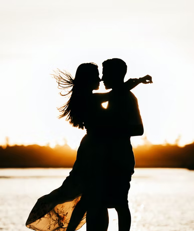 Top 9 Romantic Valentine’s Day Gifts That Will Blow your Partner Away Romantic couple by a lake